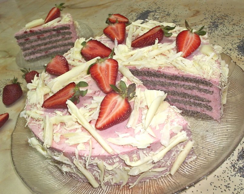 mohn erdbeer torte.jpg, 494 KB